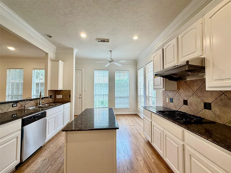 2806 Briarhurst Park — Photo 12