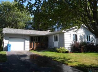 814 N Roosevelt Ave, Madison, SD 57042