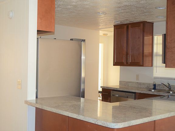 4th image of 7546 Jana Ln N
