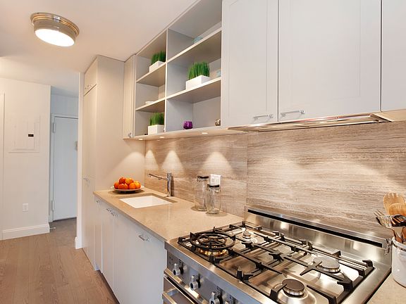 3rd image of 100 W 93rd St APT 17K