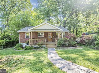 6466 Oakwood Dr, Falls Church, VA 22041