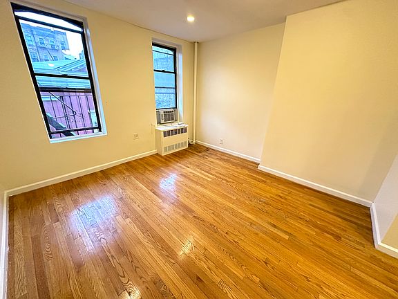 2nd image of 322 E 6th St APT 7