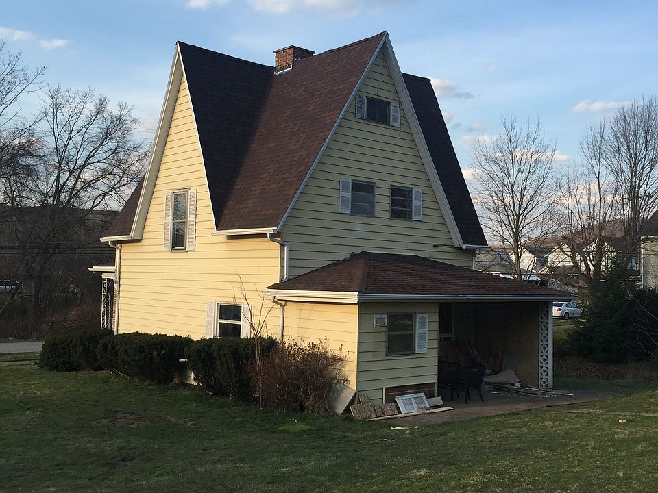 Rear exterior (2016)