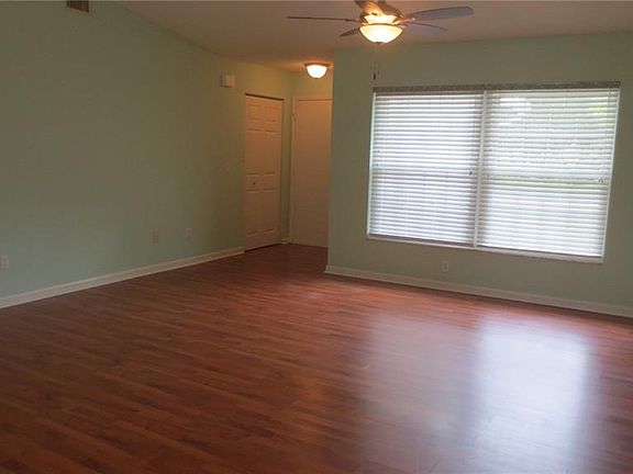 2nd image of 1365 E Hubbard Ave