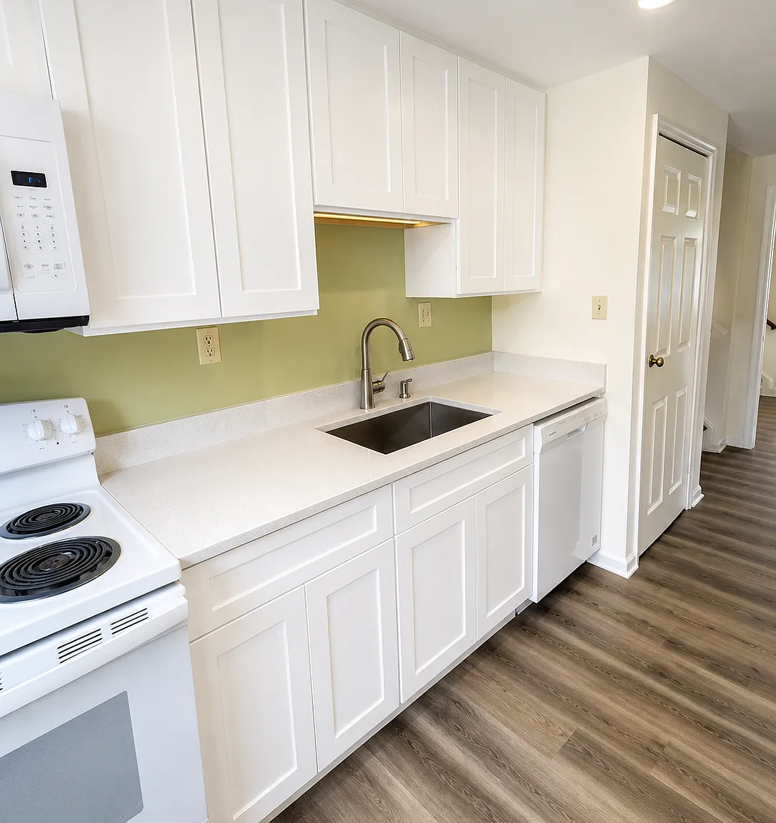 3 bed, 2.5 bath, 1229 sqft, $3,250 — Photo 4