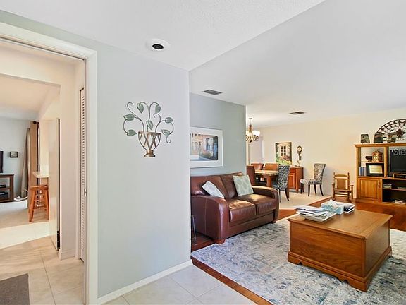 3rd image of 14574 Beechdale Ct