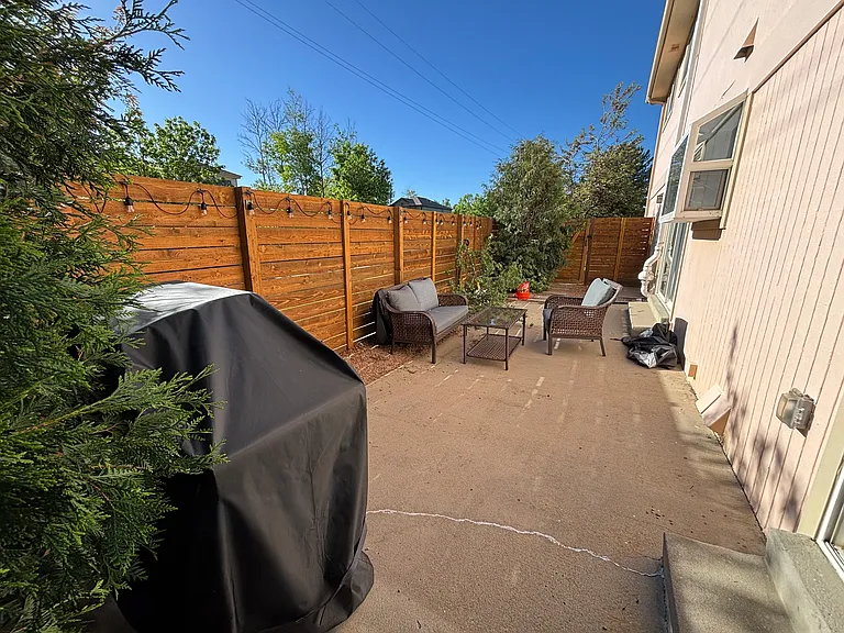 118 Ponderosa St — Photo 2