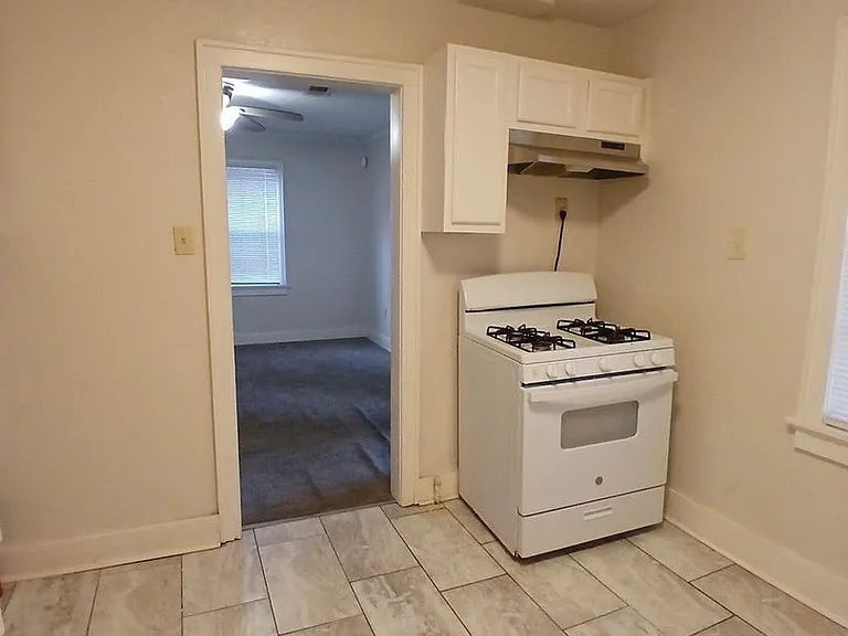 3088 Manhattan Ave — Photo 5