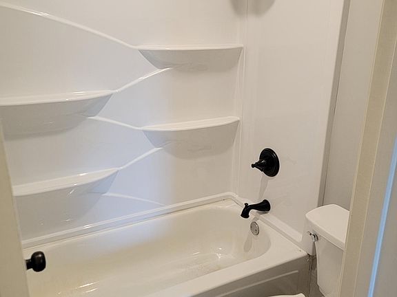 4th image of 2366 Shoal Creek Dr