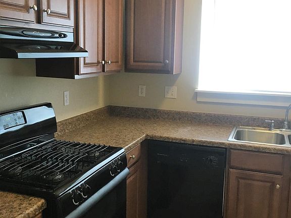 3rd image of 406 Denson Dr #B