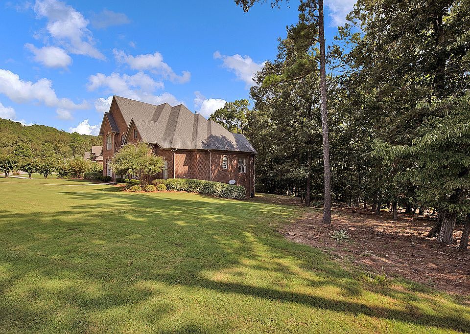 Huge .7 acre lot - flat yard