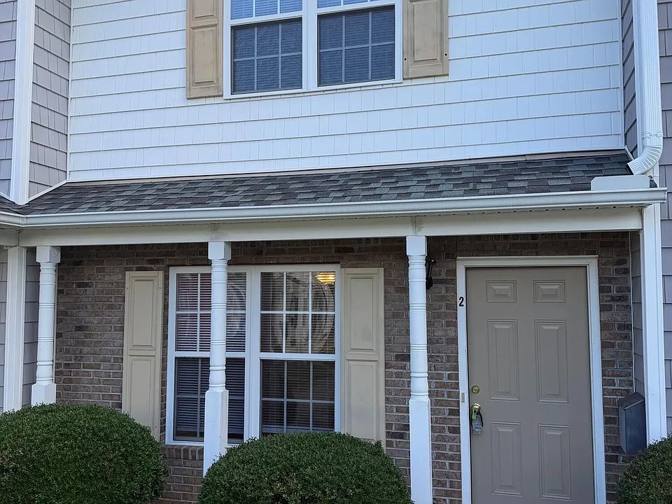 60 Rainbow Rd #2
