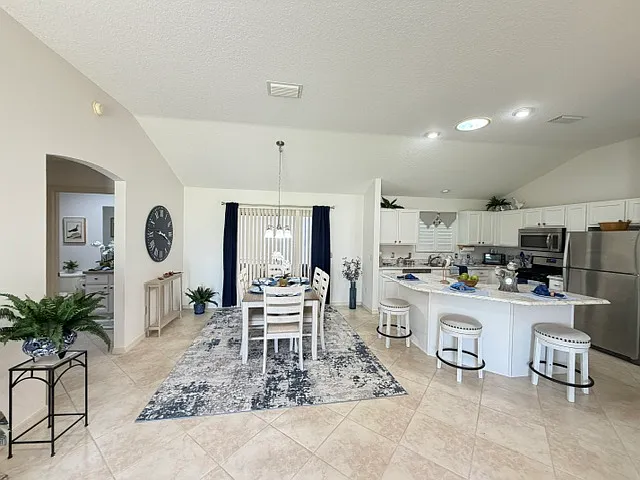 3024 Burbank Lane — Photo 4