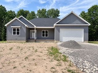 2306 Wilshire Dr, Cortland, OH 44410