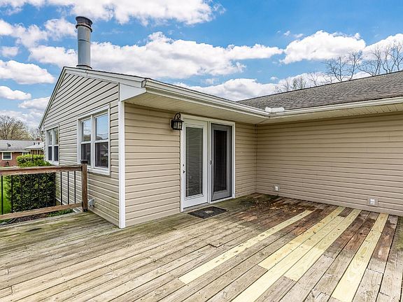 3rd image of 22 Hermay Dr