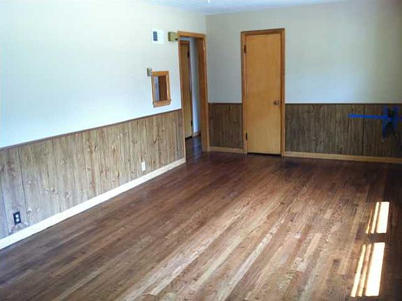 2nd image of 308 SE 11th St