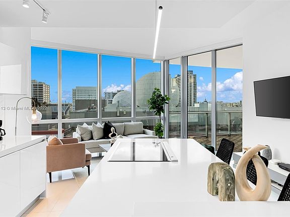 2nd image of 851 NE 1st Ave #1010