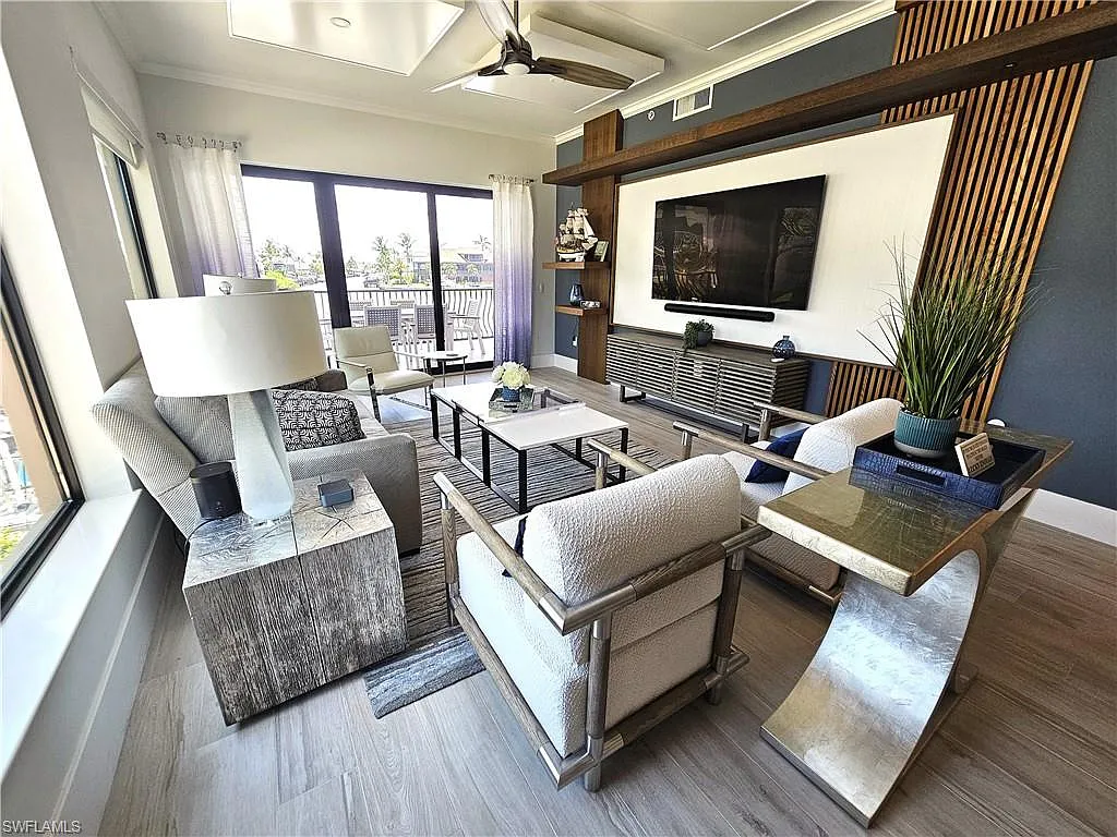 3 bed, 3.5 bath, 2357 sqft, $18,000 — Photo 2