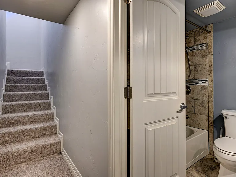 135 Hayes Dr — Photo 25