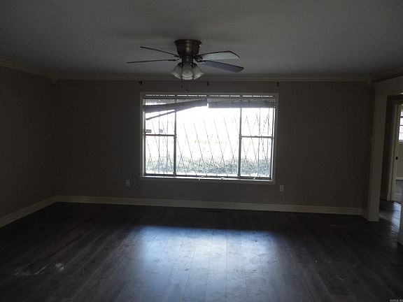 4th image of 417 NE 4th St