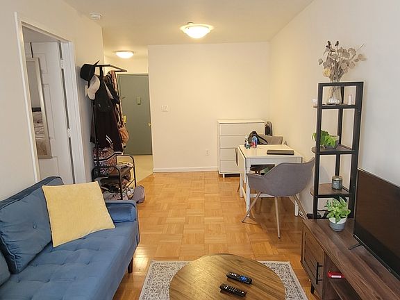 4th image of 2634 30th St APT 1C
