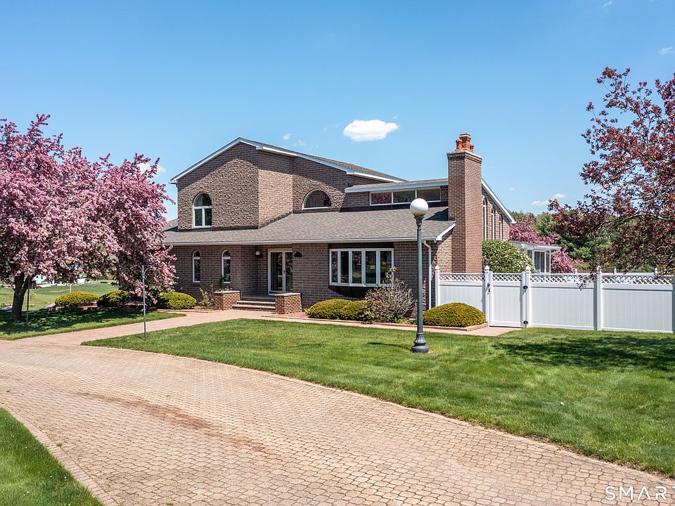 1st image of 524 Wauregan Road