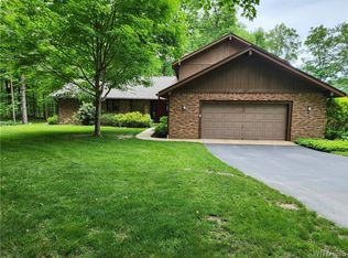 60 Roycroft Pkwy, Elma, NY 14059