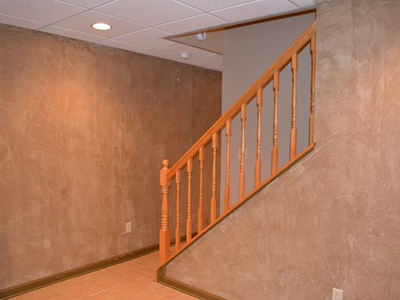 5th image of 30 Sherwood Ct