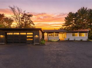 2190 Polk Valley Rd, Hellertown, PA 18055