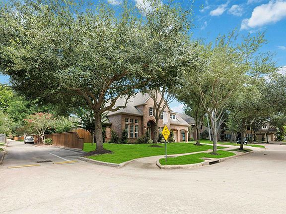 4th image of 3303 Raleigh Row
