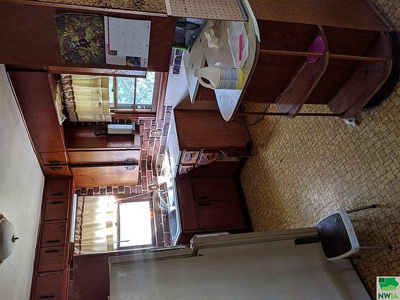 5th image of 1718 Nash St