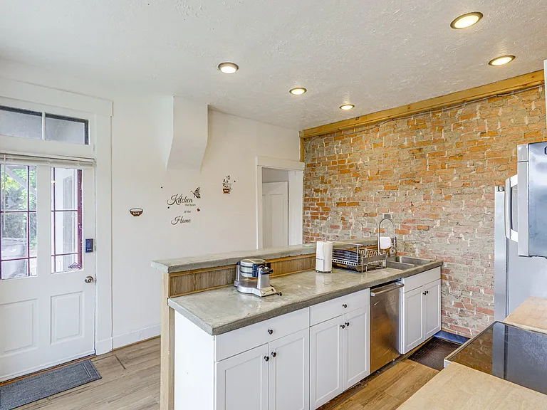 315 Mount Hope Ave — Photo 10