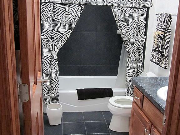 2nd floor bathroom