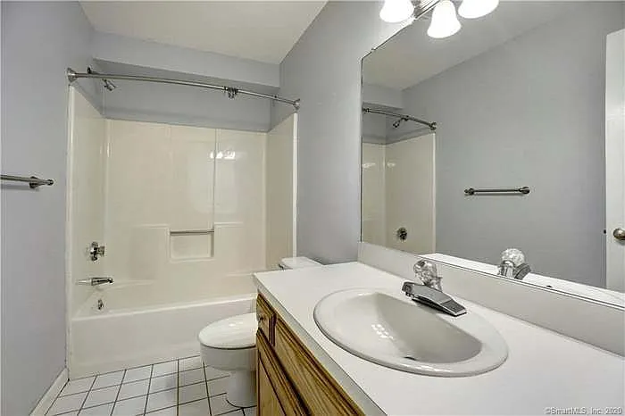 10 Manorwood Dr — Photo 3