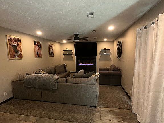 2nd image of 504 W Harvest Dr