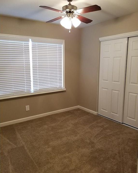 2nd image of 3107 Raleigh Cir