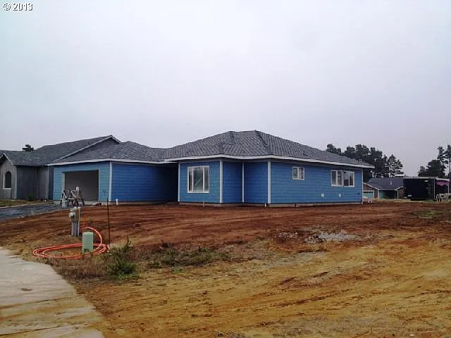 2624 Cedar Loop photo 1