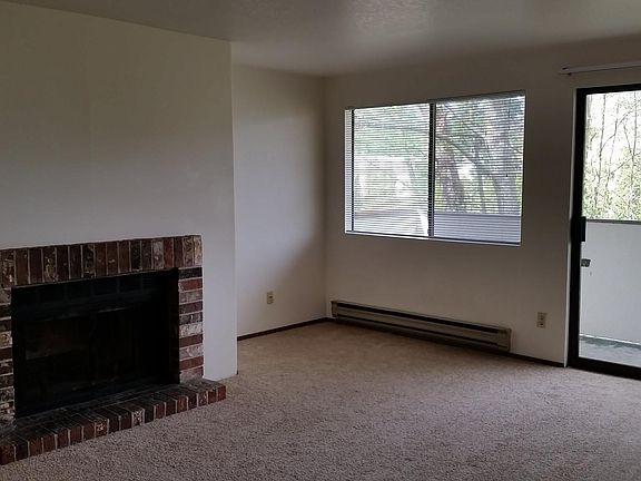 5th image of 14033 32nd Ave NE APT 101