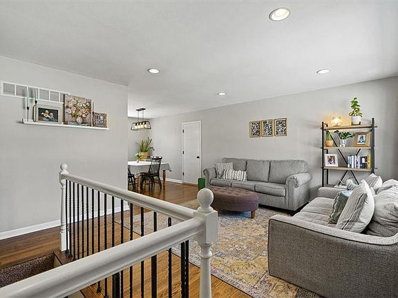 4th image of 10605 W 89th Ter