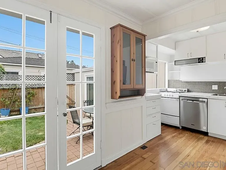 741 Arenas St — Photo 11