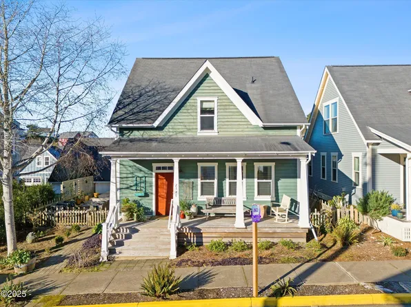 2747 SW Beach Ave, Lincoln City, OR 97367