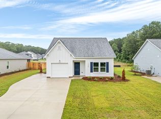 1122 Swift St, Opelika, AL 36801