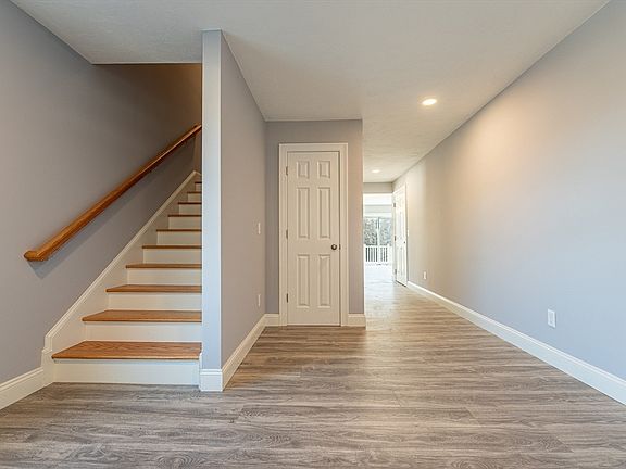 5th image of 563 Whittenton St