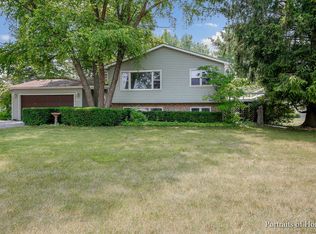 302 Pierce St, Gilberts, IL 60136