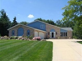 2384 Dale Brook Cir, Hinckley, OH 44233