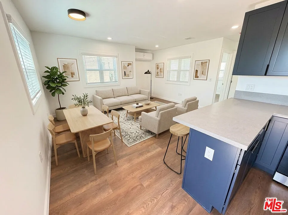 2 bed, 1.0 bath, 900 sqft, $3,500 — Photo 4