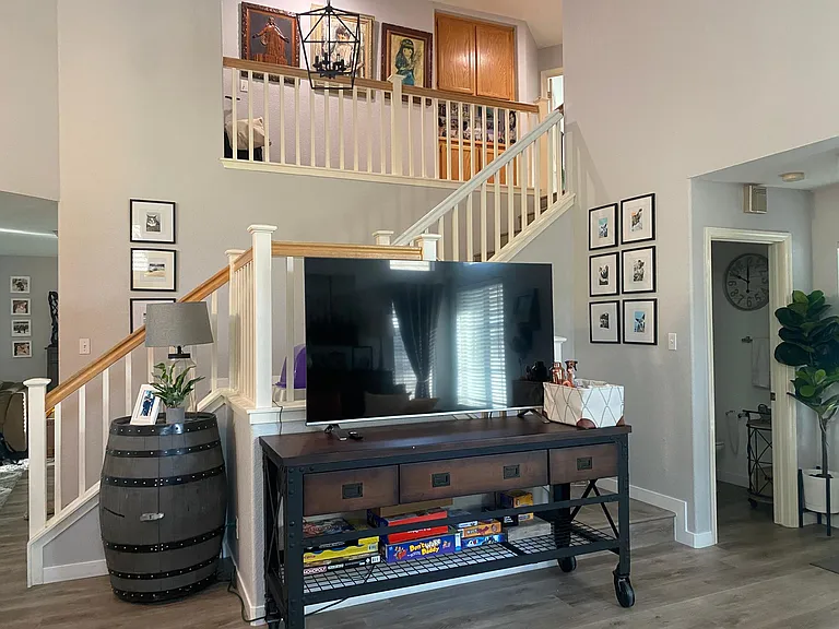 904 Tanner Ct — Photo 9