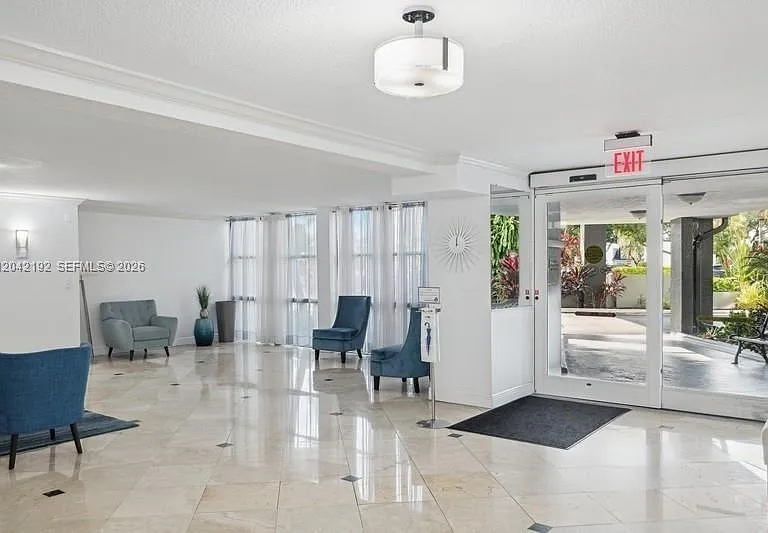 800 Parkview Dr #1018 — Photo 23