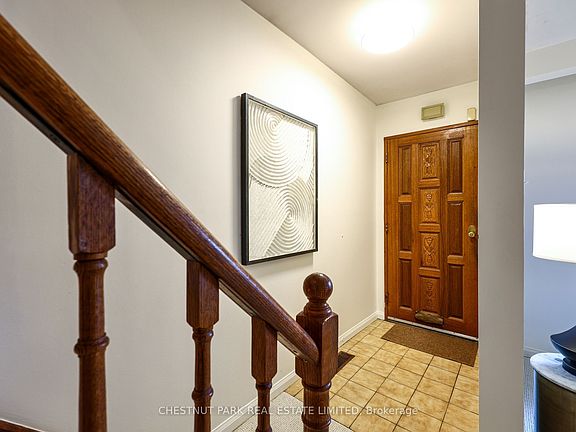 5th image of 714 Merton St