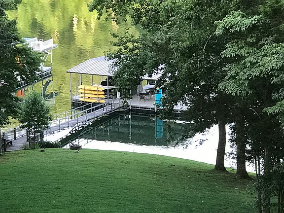 Huge dock for entertaining